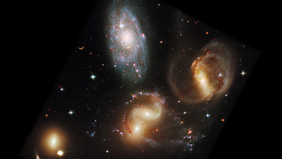 斯蒂芬五重星系。图片来源：NASA